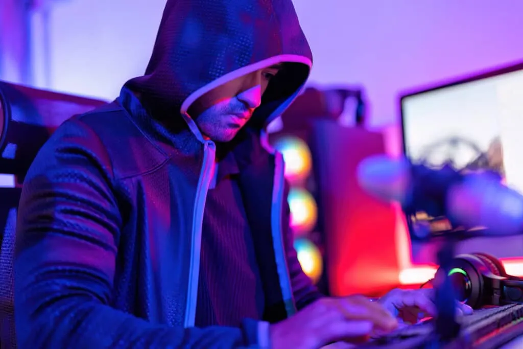 Arnaques à l’intelligence artificielle : attention aux risques !